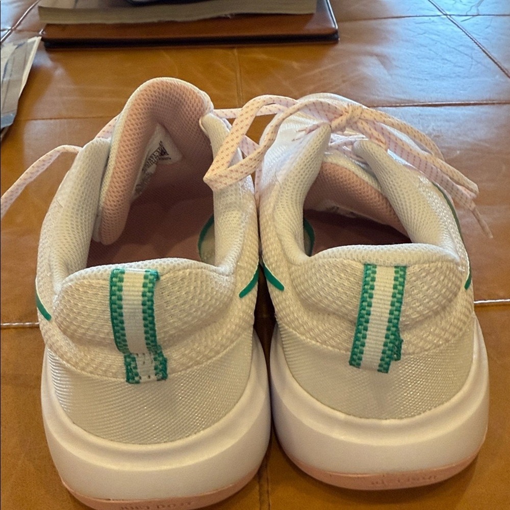 NWOT Never Worn Trendy and Cute Nike City Rep TR women's training shoe size 9.5. - Picture 4 of 7